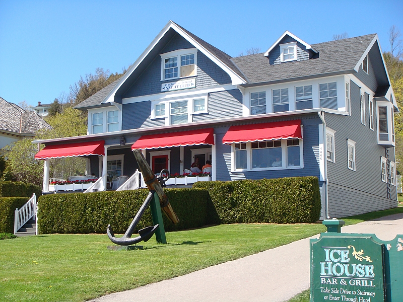 195 Memorial Day [2008 May 23].JPG - Scenes from Mackinac Island.